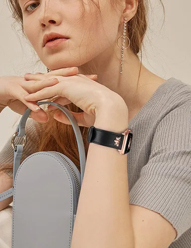 Miniatura 4 de W-RARA Correas de cuero compatibles con Apple Watch Band de 38/40/41/42/44/45/46/1.929 in para mujer, elegante correa de cuero elegante con dijes