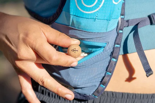 Miniatura 8 de Pelota de masaje de corcho de viaje, alternativa ligera y sostenible a la bola de lacrosse para aliviar el dolor muscular