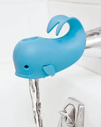 Miniatura 5 de Skip Hop Cubierta para boquilla de baño para bebé, ajuste universal, color azul MOBY Moby Azul