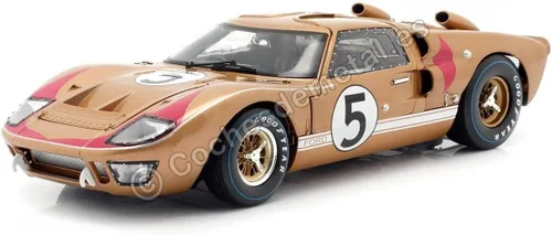 1966 Ford GT-40 MK II RHD (conducción a la derecha) #5 Gold 24H de Le Mans 1/18 modelo de coche fundido a troquel por Shelby Collectibles