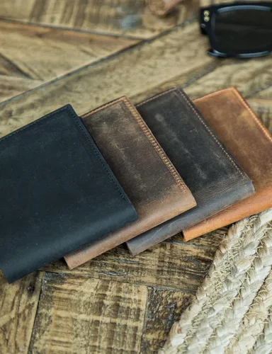 Miniatura 25 de Carteras de cuero genuino hechas a mano, tarjeteros minimalistas y fundas para pasaporte, regalo hecho a mano
