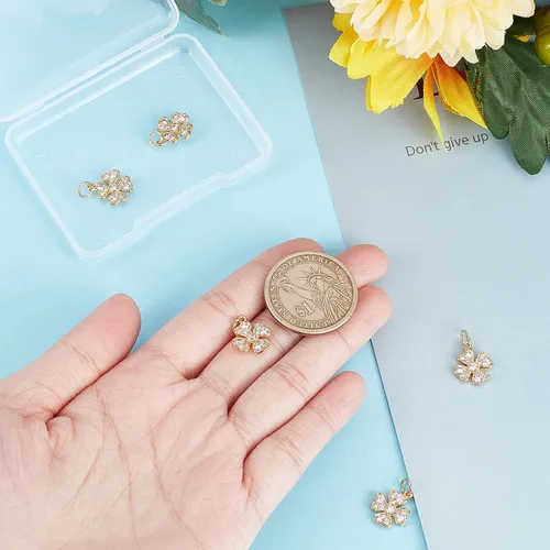 Miniatura 3 de Beebeecraft 6 unids/caja de trébol de cuatro hojas chapado en oro de 18 quilates de latón de buena suerte, colgante de circonita cúbica para el día