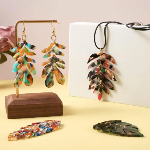 Miniatura 2 de Mega Pet Kit de fabricación de aretes, 10 colgantes de hoja de resina de acetato de celulosa con 20 ganchos de latón para aretes, 30 anillos