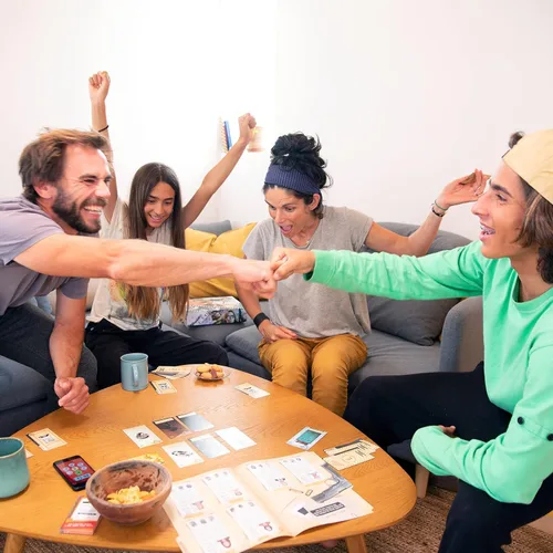 Miniatura 6 de Juego de cartas Epic Adventures: aventura cooperativa inspirada en la sala de escape, divertido juego familiar para niños y adultos, a partir de 10