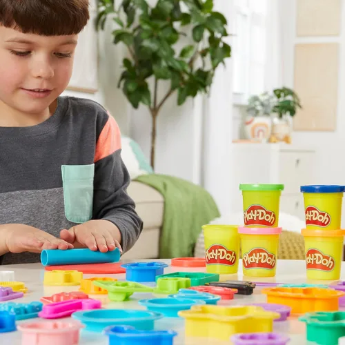Miniatura 11 de Play-Doh - Set de herramientas navideñas, 43 accesorios y 10 colores de compuesto para modelar, regalos para rellenar calcetines de Navidad
