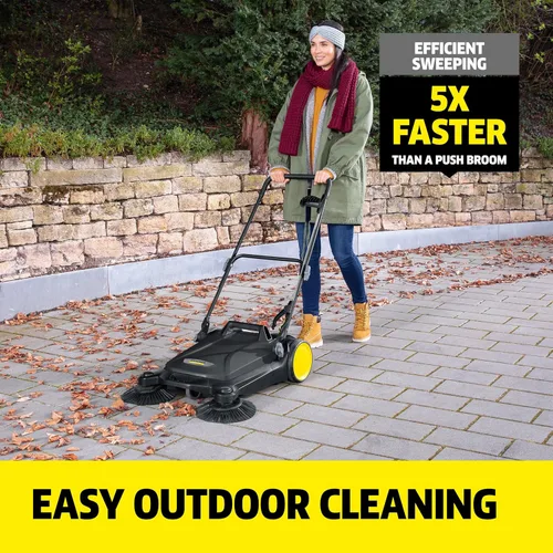 Miniatura 2 de Kärcher Walk Behind Outdoor Push Sweeper S 4 Twin Go!Más para talleres, aceras, entradas o garajes con agarrador de desechos de 5.25 galones, ancho