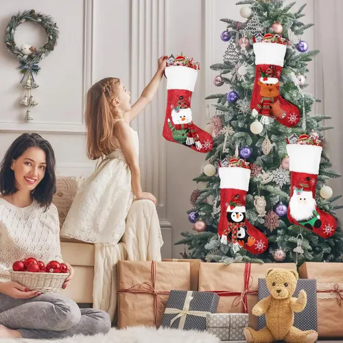 Miniatura 3 de COOLWUFAN Paquete de 4 medias de Navidad de 19 pulgadas con copo de nieve, Papá Noel, muñeco de nieve, reno, pingüino y felpa de piel sintética