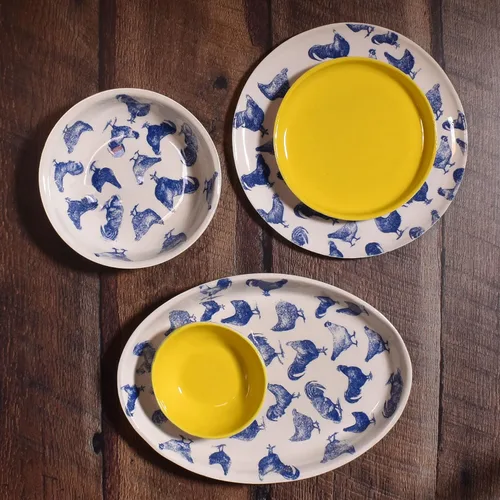 Miniatura 3 de Vintage Chickens - Plato ovalado pequeño, cerámica americana hecha a mano, azul/blanco