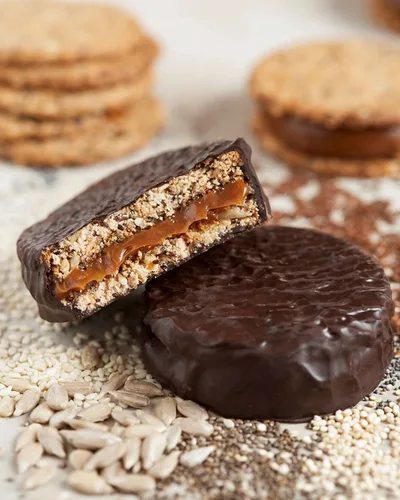 Miniatura 5 de Havanna - Chocolate Alfajor con Semillas - (Chía - Sésamo - Semillas de Amapola de Girasol Lino y Quinoa) 70% Cacao - Caja de 4 Unidades - 7.76 oz