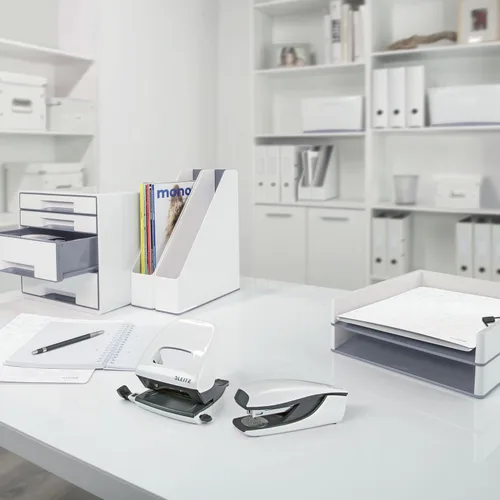 Miniatura 9 de Leitz Tijeras de titanio, para diestros o zurdos, 2.6 x 0.6 x 5.9 in, papelería de oficina, mango ergonómico, rango WOW, color blanco perla