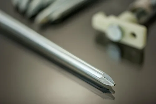 Miniatura 8 de SE Clavijas metálicas de 10-1/2 pulgadas con tapones que brillan en la oscuridad (paquete de 10) - 910NRC10