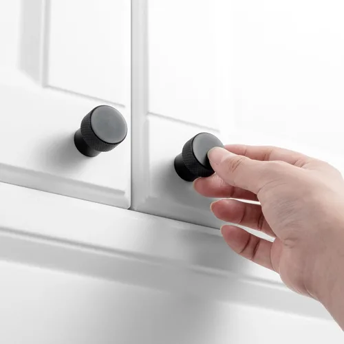 Miniatura 3 de Koofizo - Paquete de 10 tiradores de gabinete estriados para armario, manija negra para muebles (1.1 pulgadas/28 mm), herrajes sólidos K22