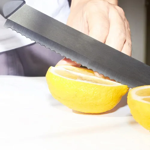 Miniatura 3 de Cuchillo de pan serrado de cerámica, cuchillo de cocina de hoja afilada de 8 pulgadas con tapa