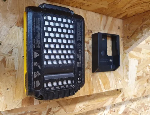 Miniatura 3 de StealthMounts Soporte de batería compatible con baterías DeWalt de 20/60 V (paquete de 6) - Soportes de batería negros Fabricado en el Reino Unido
