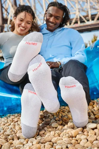 Miniatura 28 de Hanes Calcetines dobles resistentes para hombre, que disipan la humedad del cuello redondo y el tobillo, color blanco y negro, varios paquetes