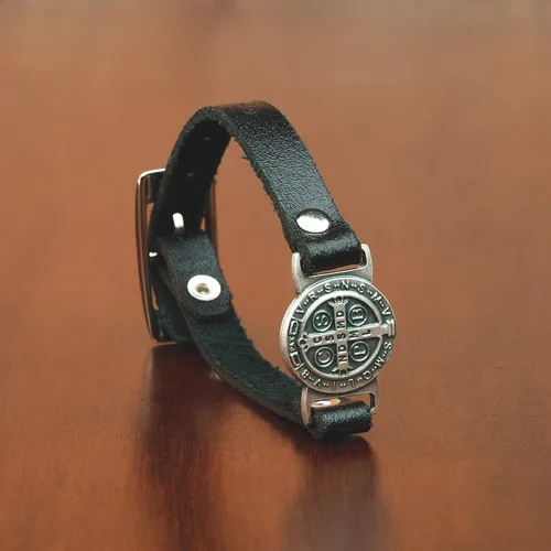 Miniatura 7 de Intercession Pulsera de protección de cuero genuino de San Benito - Hecho en Brasil