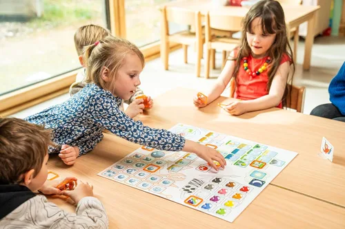 Miniatura 9 de Concept Kids Animals - Juego cooperativo de adivinanzas de animales para niños. Divertido juego de mesa familiar para niños y adultos, a partir de 4