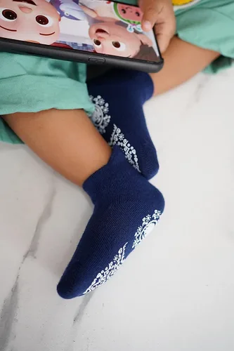 Miniatura 3 de RATIVE Calcetines antideslizantes con puños para bebés, niños y niñas