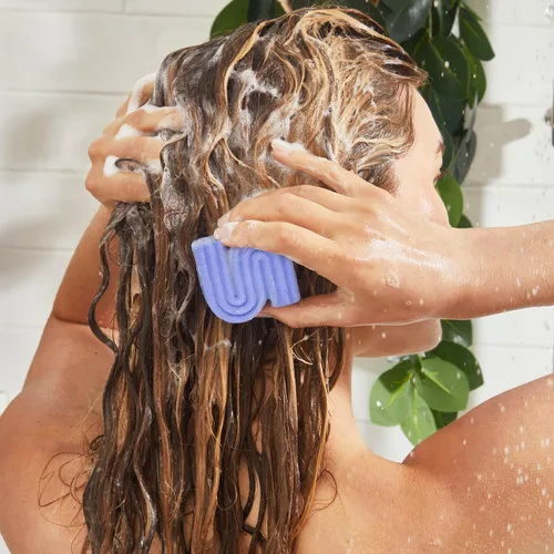 Miniatura 9 de Kitsch Toning Purple Shampoo Bar para rubias y cabello teñido - Champú para mujeres y hombres - Champú de biotina para fortalecer y neutralizar