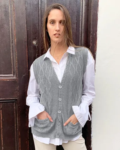 Miniatura 4 de TINKUY Chaleco peruano de lana de alpaca con cuello en V y rombos para mujer, S-4XL