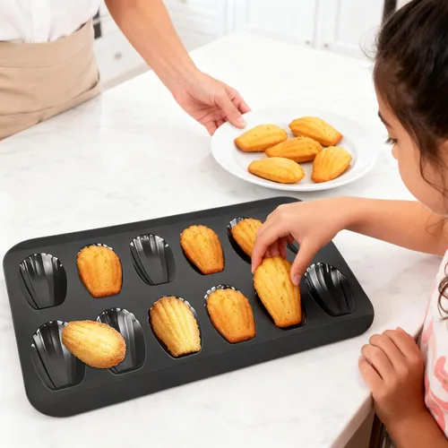 Miniatura 8 de Madeleines 12 Cavity Madeleine Baking Mould Carbon Steel with Non-Stick Coating for Oven Baking Chocolate Brownies Biscuits, Black