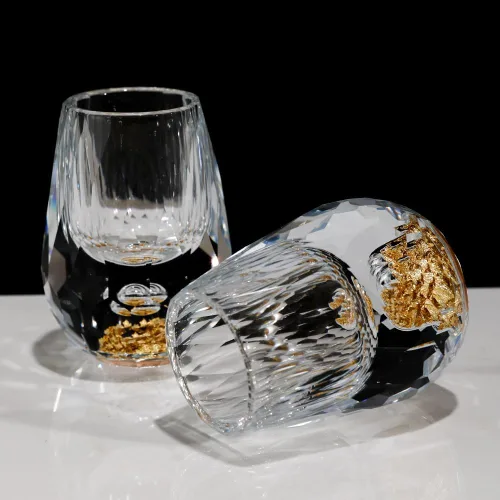 Miniatura 3 de SIYOUKI Juego de vasos de chupito de cristal de 0.5 onzas, decorados con hojuelas de oro de 24 quilates, sin plomo, juego hecho a mano, adecuado