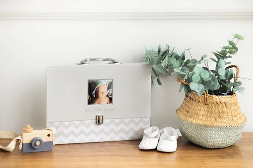 Miniatura 9 de Pearhead Organizador de documentos de bebé, maletín para almacenar registros del bebé, es un gran regalo para los nuevos padres o adición al