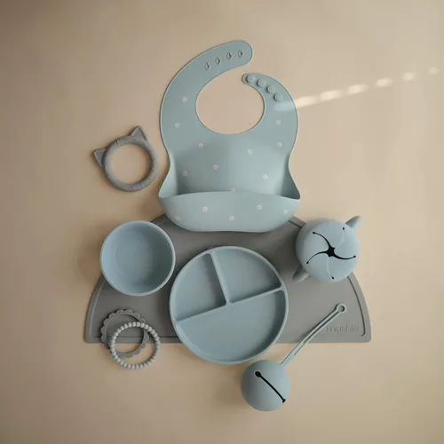 Miniatura 2 de Mushie - Babero de silicón para bebé, ajustable y resistente al agua (margarita blanca)