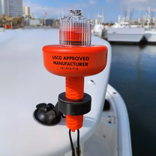 Miniatura 6 de Sirius Signal C-1003 SOS - Señal de socorro LED, reemplazo electrónico de llamarada, aprobado por USCG, incluye bandera diurna y silbato Señal SOS