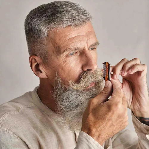 Miniatura 3 de KENT 81T Peine para Barba y Bigote Hecho a Mano - Extra Pequeño. Mini peines de barba y bigote de dientes finos, tamaño de bolsillo para aseo