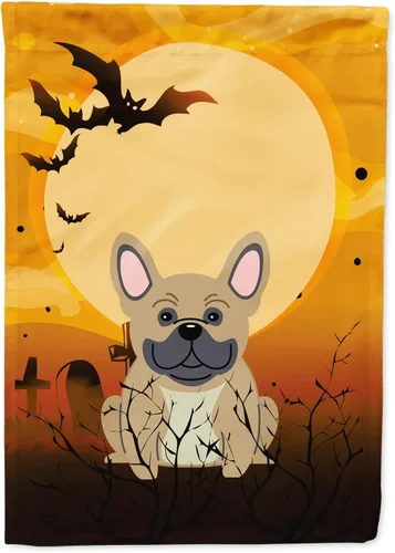 Miniatura 245 de Caroline's Treasures BB4307GF - Bandera de Halloween Airedale para jardín, bandera decorativa para patio exterior, obras de arte de patio, macizos