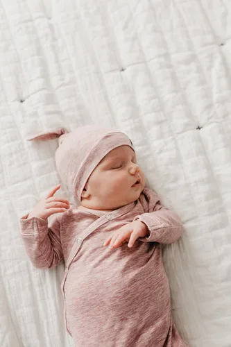 Miniatura 3 de Copper Pearl Gorro de bebé con nudo superior elástico suave Maeve
