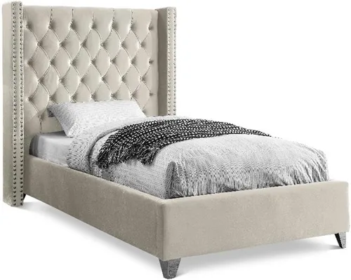 Miniatura 14 de Meridian Furniture – Cama con respaldo de terciopelo abotonado, Aiden-Q-Aiden, con recortes cromados con forma de cabezal de clavos y patas Gris