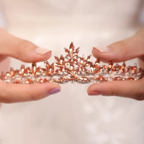 Miniatura 2 de JWICOS Corona de bodas con cristales rojos para mujeres, tiara para novias y damas de honor, accesorio para el cabello para fiesta de soltero