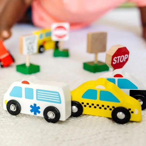 Miniatura 7 de Vehículos y señales de tráfico de madera Melissa & Doug con 6 autos y 9 signos