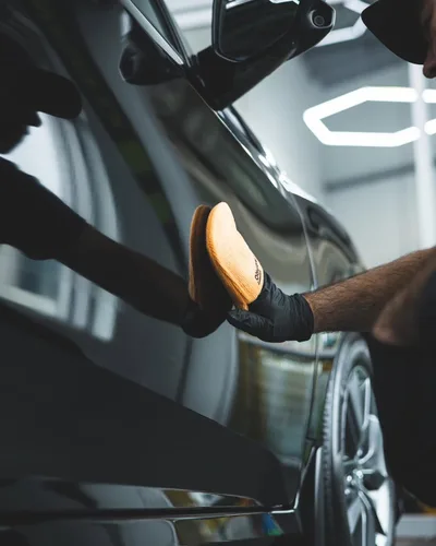 Miniatura 6 de CARPRO Gliss 2.0 - Recubrimiento cerámico para autos - Capa superior hidrofóbica – Extrema suavidad y protección contra manchas de agua