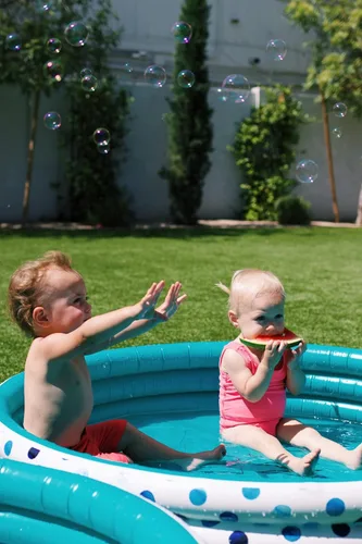 Miniatura 3 de Rae Dunn x CocoNut Float - Mini piscina de lunares índigo, tema de frío, piscina inflable para niños, gran piscina para patio trasero, fiestas