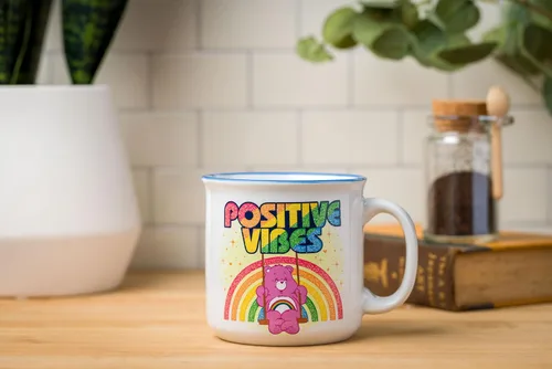 Miniatura 5 de Silver Buffalo - Taza de cerámica de campamento de Los Ositos Cariñositos con purpurina y frase «Positive Vibes» de 20 onzas Care Bears Vibes