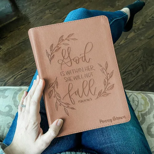 Miniatura 2 de CSB, She Reads Truth Bible, oro rosa, letras y grabadas a mano, grabado con nombre personalizado, regalo personalizado para cumpleaños, graduación