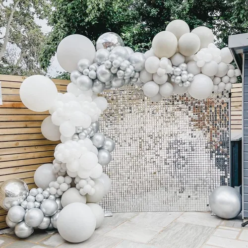 Miniatura 9 de COKAOBE Telón de fondo de pared plateado brillante, 24 piezas de panel cuadrado de lentejuelas brillantes, fondos de fotos para cumpleaños