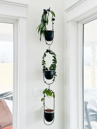 Miniatura 3 de Shineloha - Paquete de 2 macetas colgantes para plantas de interior con maceta de 5.5 pulgadas + gancho de techo, maceta colgante negra, colgador