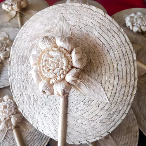 Miniatura 2 de Jacq & Jürgen - Paquete de 4 abanicos de mano de palma de color natural de 13 ″ - Abanicos de mano de boda para invitados, abanicos florales