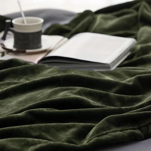 Miniatura 4 de Bedsure GentleSoft Manta de Tiro de Vellón Verde Oliva - Mantas de 300GSM para Sofá, Sillón, Cama, Suaves y Ligeras de Felpa Acogedoras para Niños