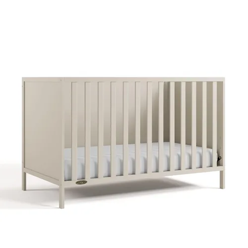 Miniatura 22 de Graco Theo Cuna convertible 3 en 1 para bebé, certificado GREENGUARD Gold, se convierte en cama y sofá cama para niños pequeños, se adapta a colchón