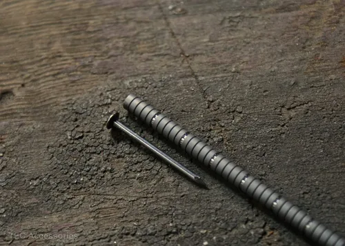Miniatura 7 de TEC Accessories Centipede - Regla de titanio pequeña regla de metal – Herramienta de llavero portátil para llevar todos los días – Herramienta