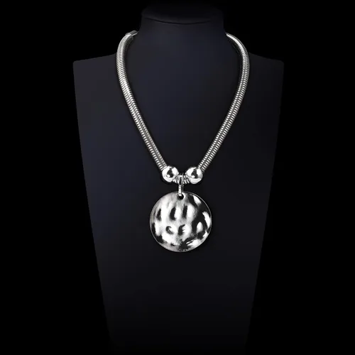 Miniatura 6 de Juego de collar de metal martillado plateado con cierre de mosquetón, collares gruesos con círculo de moneda de disco para mujer, collar de verano