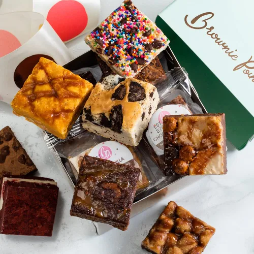 Brownie Points Caja de regalo de 12 brownies de bebé. Brownies de chocolate dulce de azúcar regalo gourmet para él, ella y amigos. (Caja de regalo y