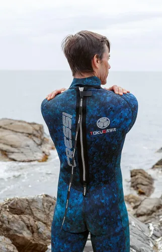 Miniatura 5 de Cressi Traje de neopreno de una pieza para pesca submarina y apnea con almohadilla de carga en el pecho, protección para las rodillas, diseño