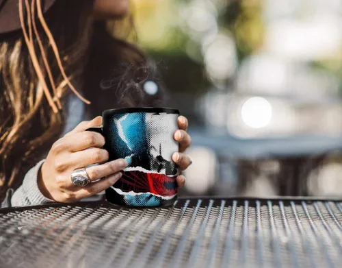 Miniatura 2 de Morphing Mugs IT Chapter 2 – Pennywise – Come Home – Taza sensible al calor – Película de terror de cerámica que cambia de color – Taza de café y té
