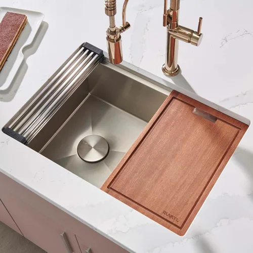 Miniatura 2 de Ruvati - RVH8570 - Fregadero de cocina calibre 16 de 27 in con estación de trabajo, drenaje desplazado y superficie inferior inclinada